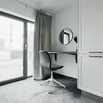 Апартаменти Nest Meteor 4*