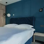 Апартаменти Nest Meteor 4*