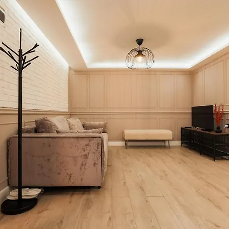 Nest Meteor 4* Κλουζ-Ναπόκα