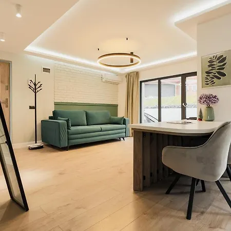 Nest Meteor Apartment 4*