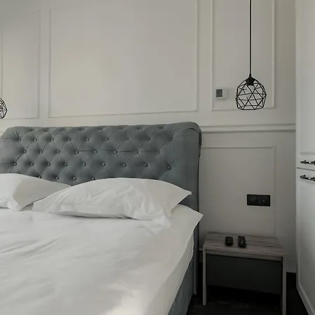 Nest Meteor Apartament 4*