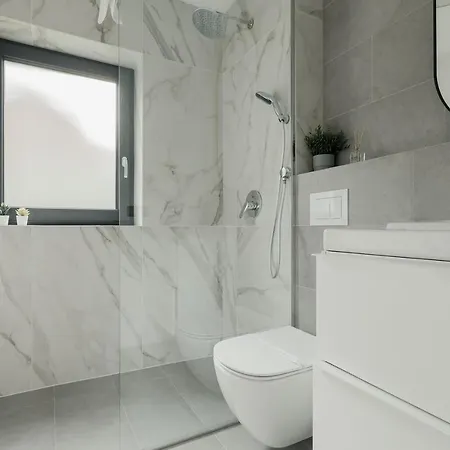 Nest Meteor 4* Κλουζ-Ναπόκα