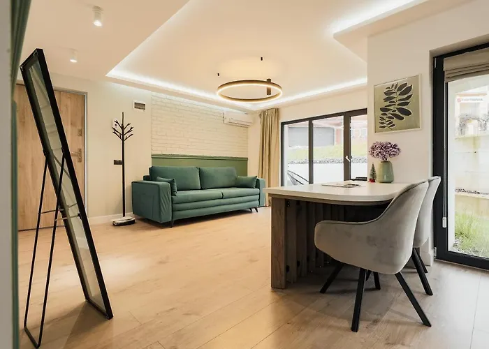 Nest Meteor Apartmán 4*